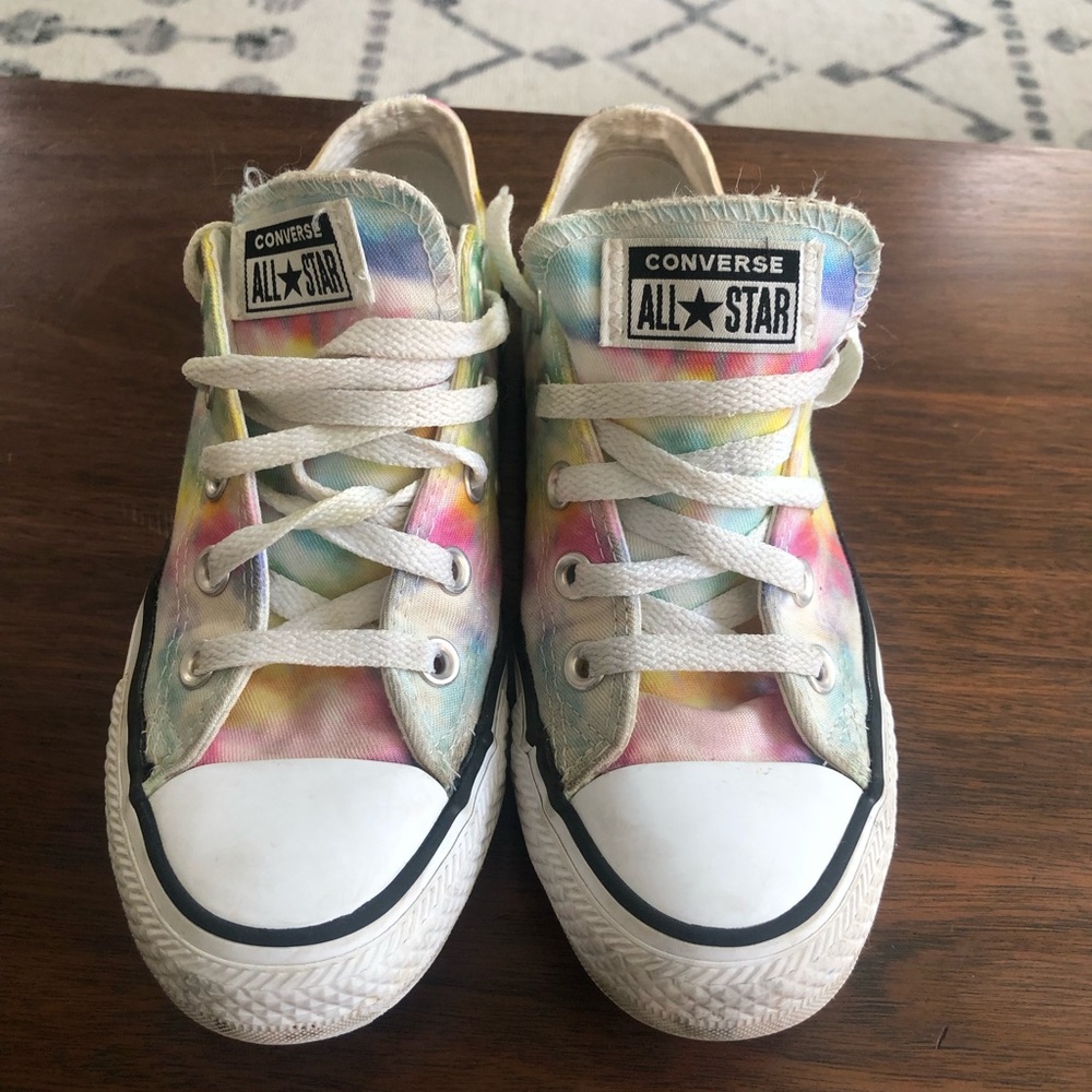 Converse low top. Tie Dye. Size 6.